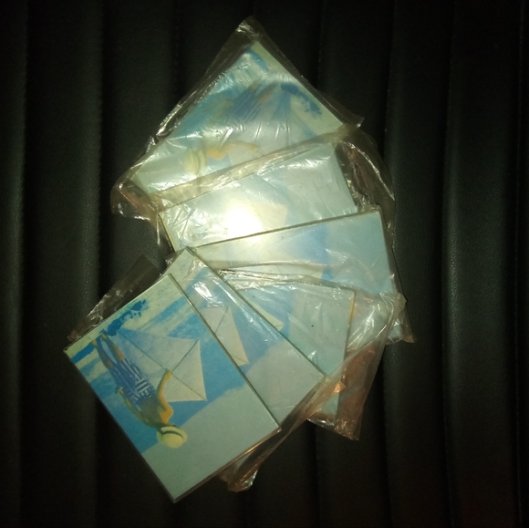 NWT Mini magnetized picture frames - Picture 2 of 3